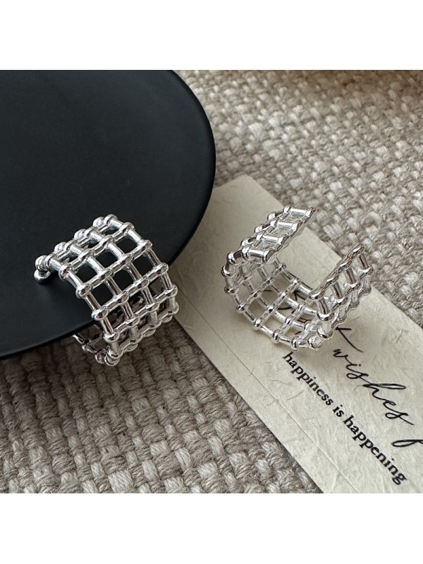 S925 pure silver ear stud ear clip niche design retro grid simple earrings fashionable and personalized ear accessories 