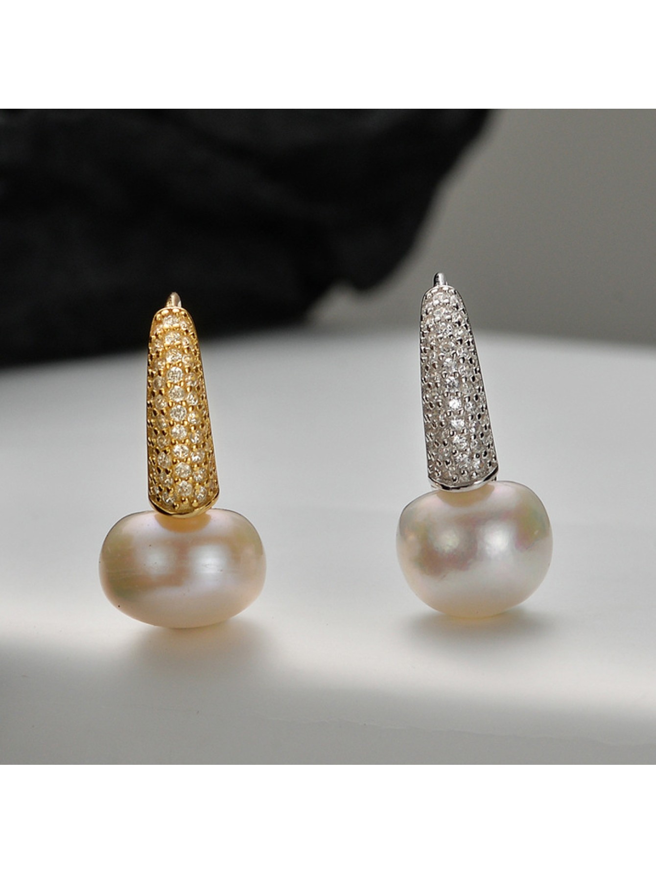 Simple and fashionable S925 pure silver natural freshwater pearl ear buckle women's super sparkling diamond geometric earrings 