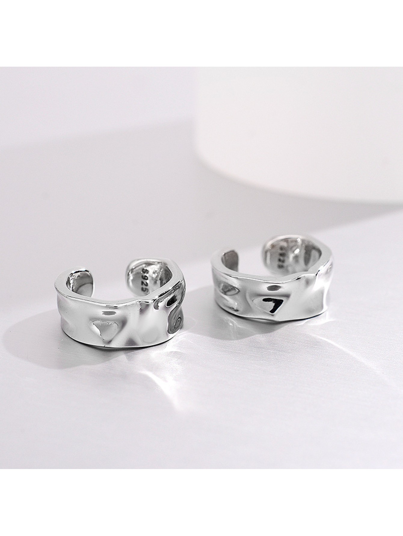 S925 sterling silver irregular geometric ear clip for men and women, fashionable smooth wrinkled paper without ear hole earrings for women 