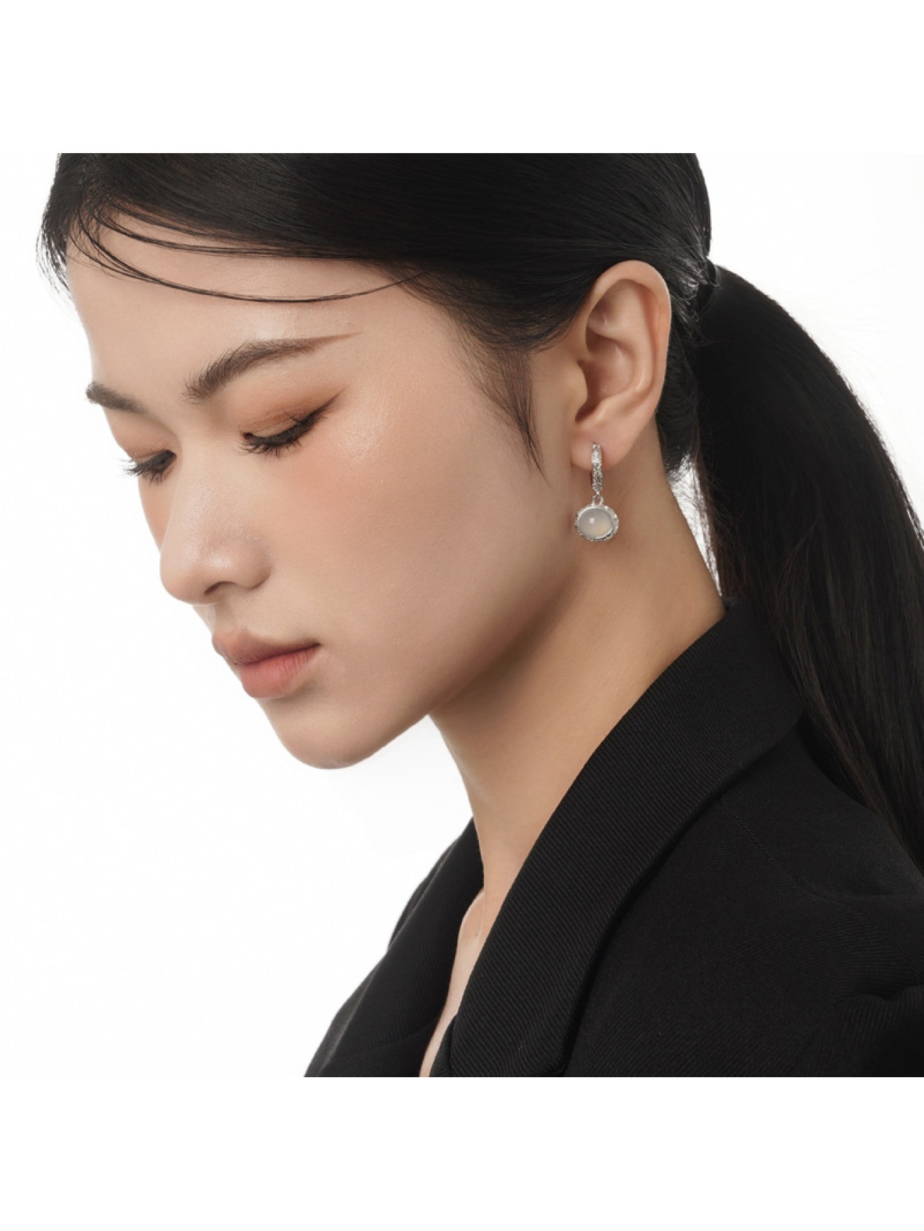 Light luxury design S925 pure silver earring buckle women's new inlaid agate earrings 